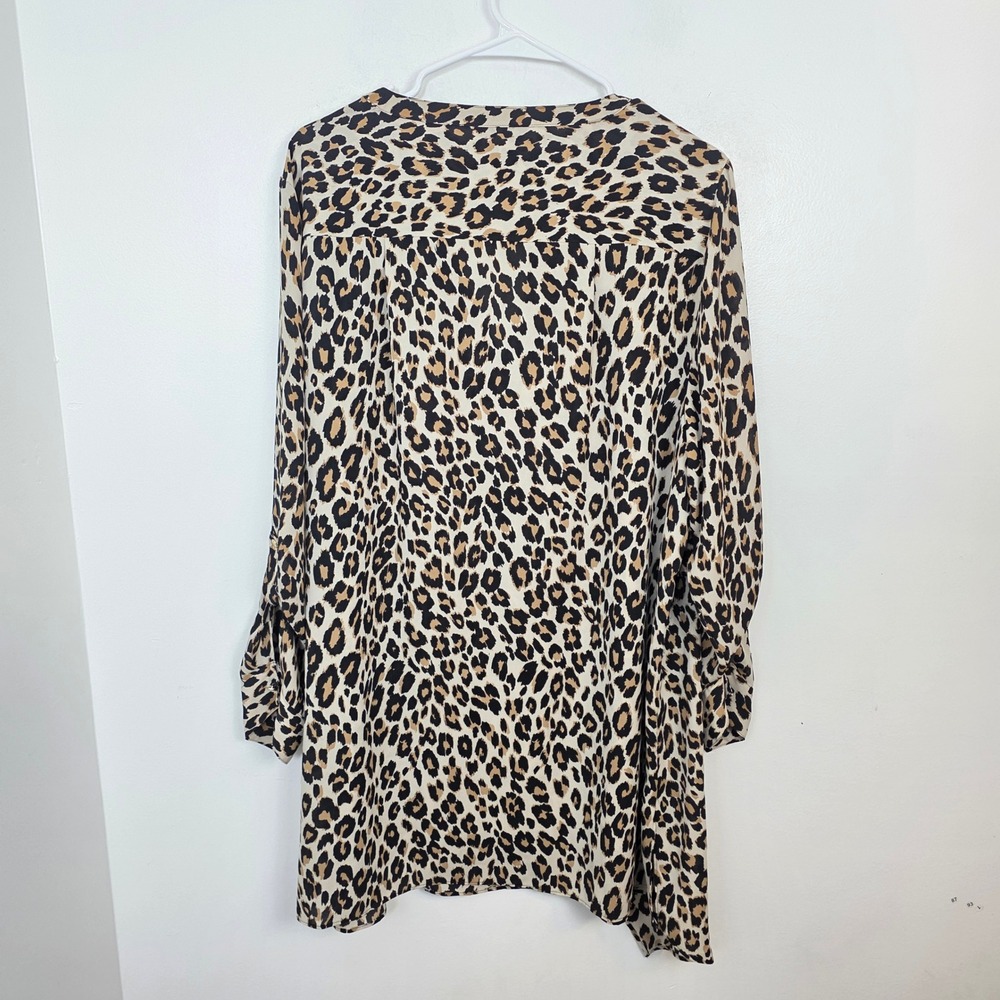 Chicos Leopard Print Tunic Blouse V-Neck Roll Tab Sleeve Tan Black Size 3 (XL) - Picture 8 of 9